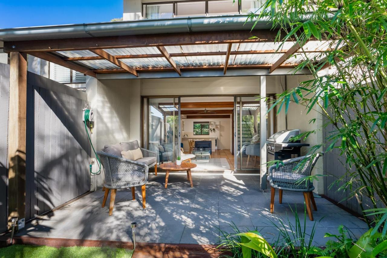 Stylish Townhouse, Private Courtyard Walk To Beach Noosaville Exterior photo